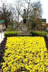 Parkanlage mit Löwendenkmal
